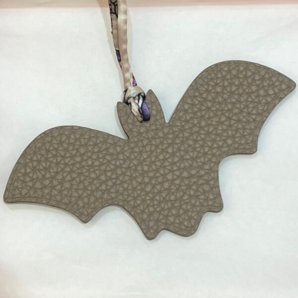 Hong Kong 187 Factory Vert Criquet Epsom / Togo Gris Tourterelle Bat Charm