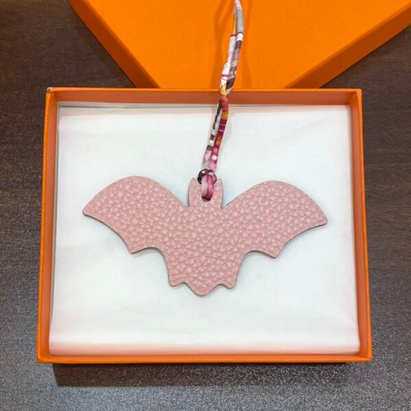 UK London 187 Factory Rose Purple Epsom / Rose Sakura Togo Leather Bat Bag Charm