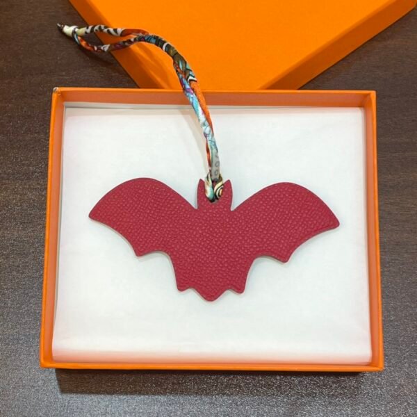 187 Factory Bag Charm Price Bat Charm Epsom Rouge Casaque / Togo Noir