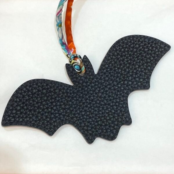 187 Factory Bag Charm Price Bat Charm Epsom Rouge Casaque / Togo Noir