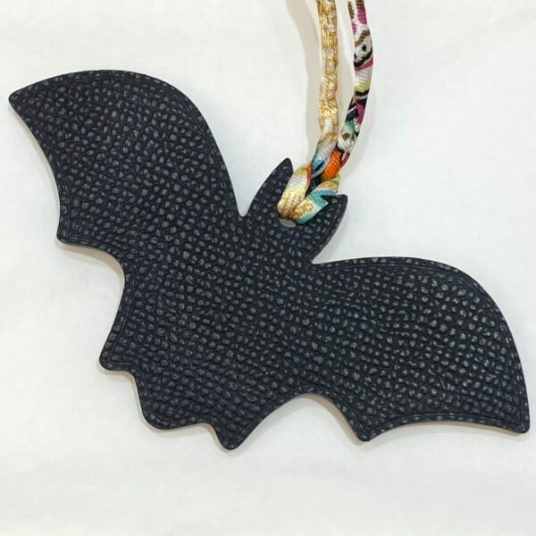187 Factory Bag Charm Images Bat Charm Noir Epsom / Togo Violet