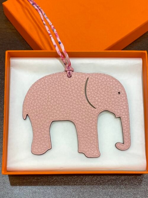 Taiwan 187 Factory Rose Sakura Epsom / Craie Togo Leather Elephant Bag Charms