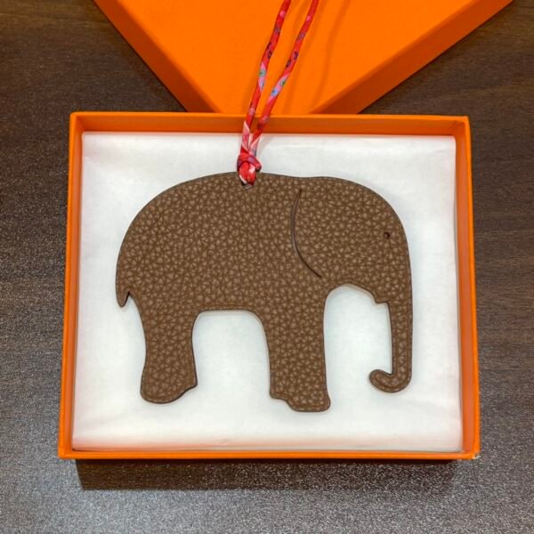 187 Factory Bag Charms Price Epsom Rouge Casaque / Togo Gold Elephant Charm