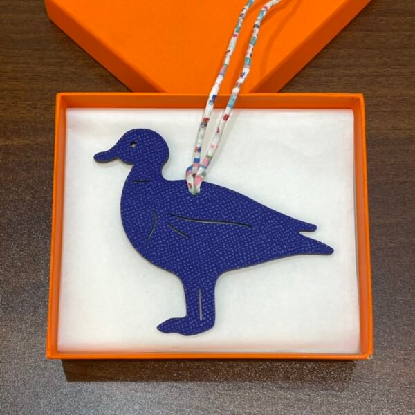 Hong Kong 187 Factory Blue Electric Epsom / Togo Vert Cypres Pigeon Charm