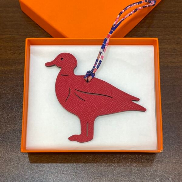 USA New York 187 Factory Pigeon Charm Epsom Rouge Casaque / Togo Blue Saphir