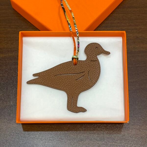 187 Factory Bag Charm Price Epsom Rouge Casaque / Togo Gold Pigeon Charm