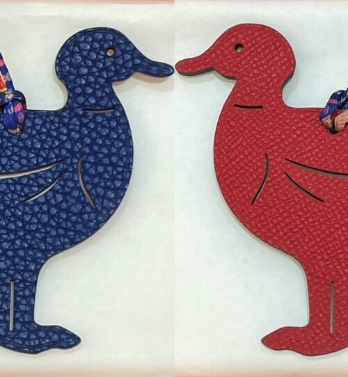 USA New York 187 Factory Pigeon Charm Epsom Rouge Casaque / Togo Blue Saphir