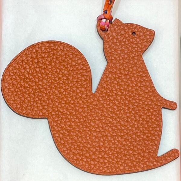 187 Factory Big Squirrel Charm Togo Feu Orange / Epsom Rouge Casaque