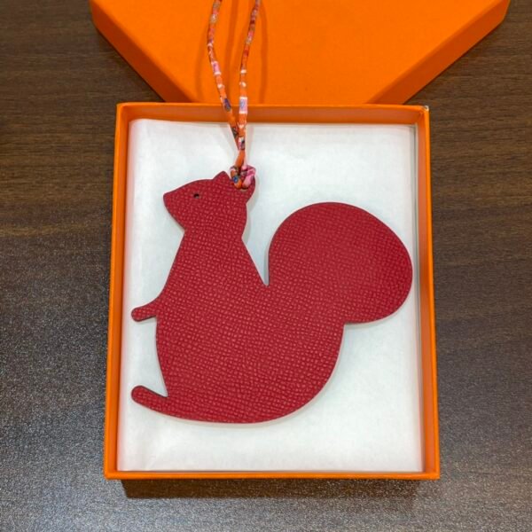187 Factory Big Squirrel Charm Togo Feu Orange / Epsom Rouge Casaque