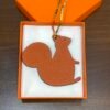 UK London 187 Factory Big Squirrel Charm Togo Feu Orange / Epsom Etoupe