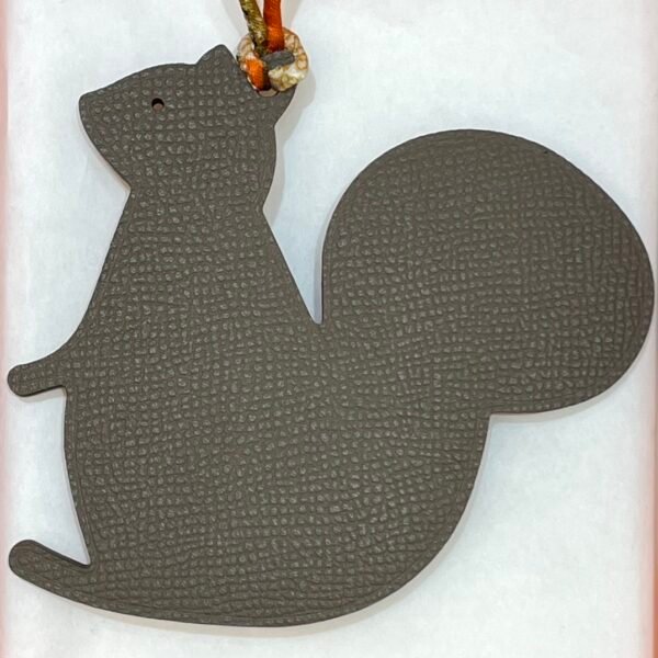 UK London 187 Factory Big Squirrel Charm Togo Feu Orange / Epsom Etoupe