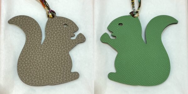 Hong Kong 187 Factory Small Squirrel Charm Togo Gris Tourterelle / Epsom Vert Criquet
