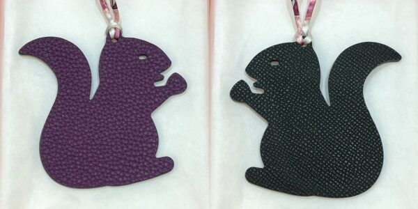 Canada Toront 187 Factory Small Squirrel Charm Violet Togo Leather / Noir Epsom Leather