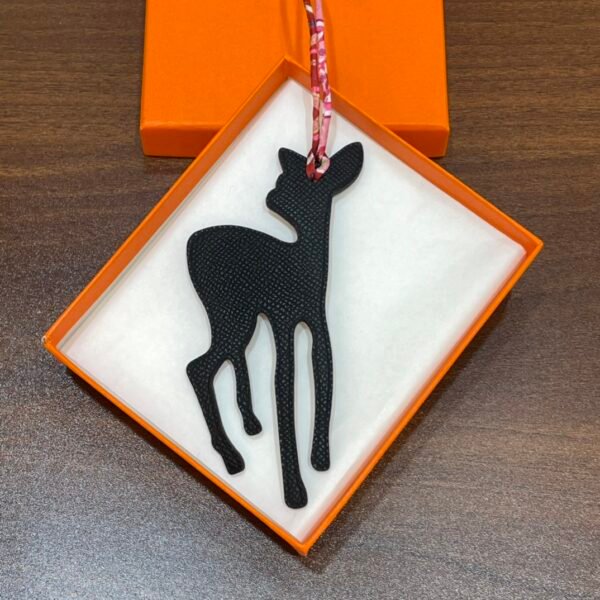 Russia Moscow 187 Factory Epsom Leather Noir / Togo Leather Violet Deer Charm