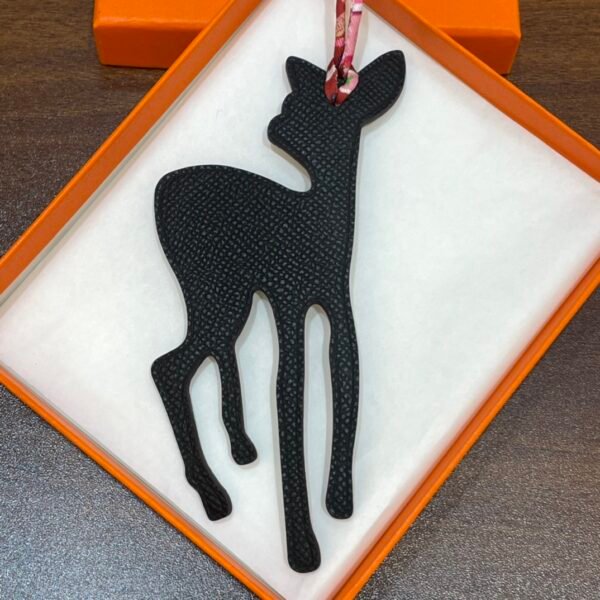 Russia Moscow 187 Factory Epsom Leather Noir / Togo Leather Violet Deer Charm