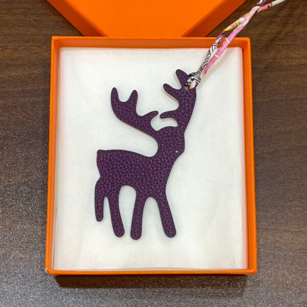 187 Factory Violet Togo Leather / Noir Epsom Leather Wapiti Charms