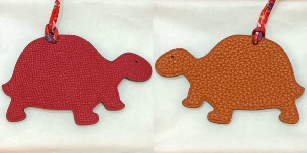 UK London 187 Factory Turtle Charms Rouge Casaque Epsom Leather / Orange Togo Leather