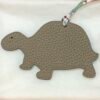 187 Factory Turtle Charms Images Vert Criquet Epsom Leather / Gris Tourterelle Togo Leather