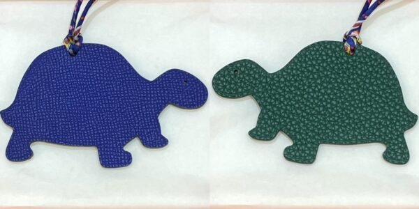 USA New York 187 Factory Epsom Blue Electric / Togo Leather Dark Coffee Turtle Charms