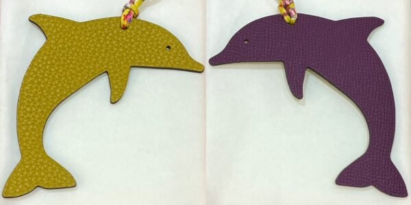 187 Factory Togo Leather Jaune Amber / Epsom Leather Violet Dolphin Charms Images