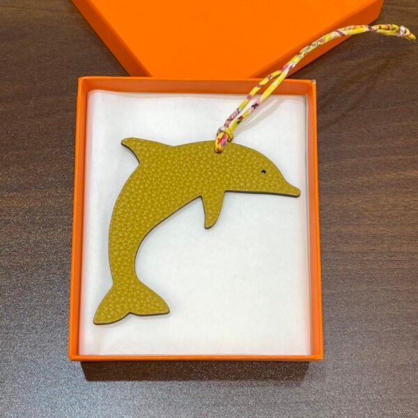 187 Factory Togo Leather Jaune Amber / Epsom Leather Violet Dolphin Charms Images