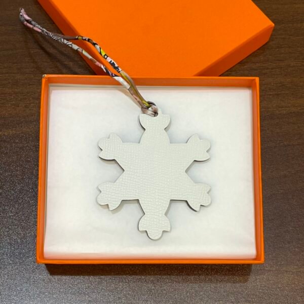 187 Factory Bag Charms Images Epsom Craie / Togo Noir Snowflake Charm