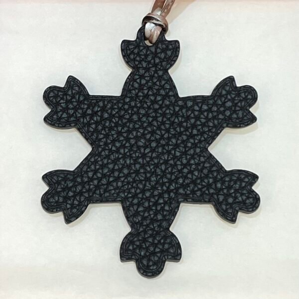 187 Factory Bag Charms Images Epsom Craie / Togo Noir Snowflake Charm