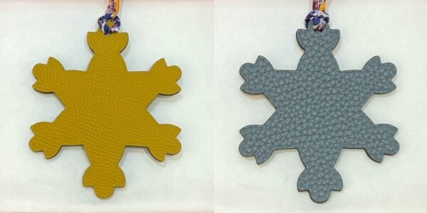 187 Factory Snowflake Charm Images Epsom Jaune D’or / Togo Blue Lin