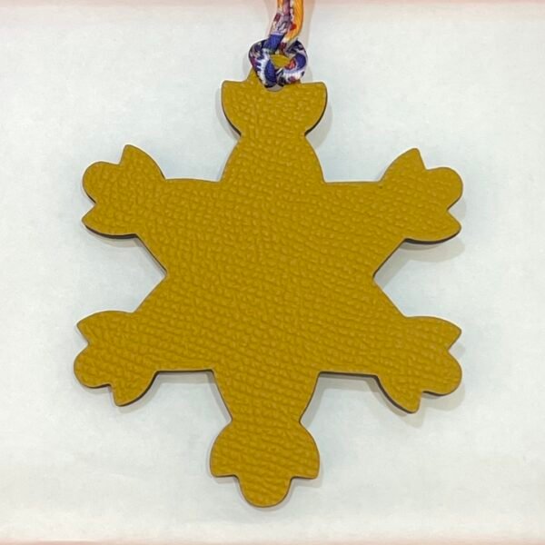 187 Factory Snowflake Charm Images Epsom Jaune D’or / Togo Blue Lin