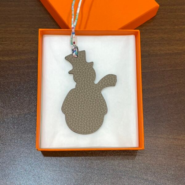 187 Factory Togo Leather Gris Tourterelle / Vert Criquet Epsom Leather Snowman Charm