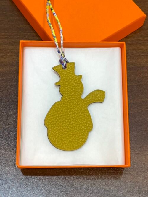 UAE Dubai 187 Factory Snowman Charm Togo Leather Jaune D’or / Epsom Leather Violet