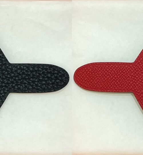 UK London 187 Factory Plane Charm Togo Noir / Epsom Rouge Casaque