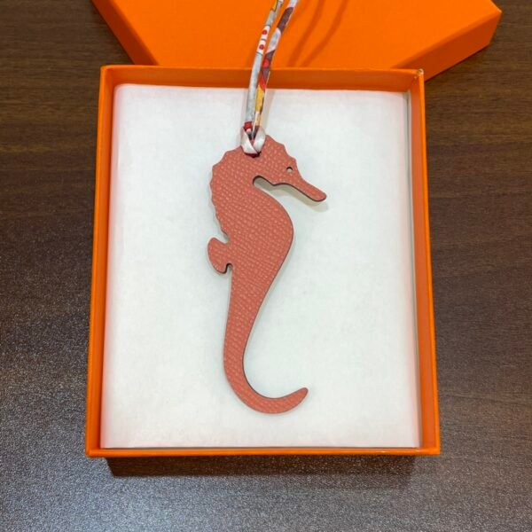 187 Factory Bag Charms Price Seahorse Charms Epsom Crevette / Togo Blue Zephyr