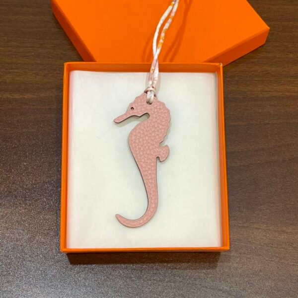 UAE Dubai 187 Factory Epsom Etoupe / Togo Rose Sakura Seahorse Charms