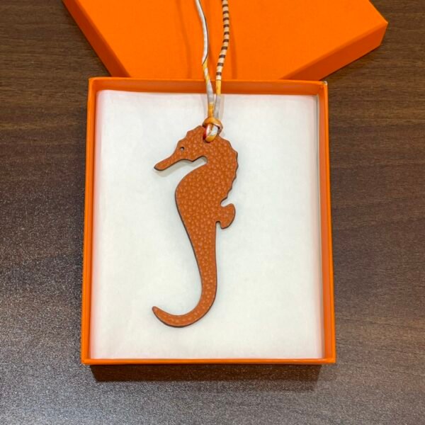 187 Factory Seahorse Charm Images Epsom Leather Etoupe / Togo Leather Orange