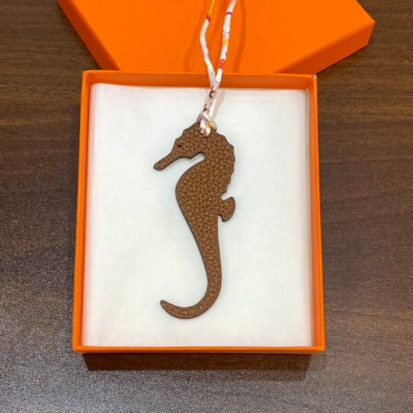 187 Factory Seahorse Charm Violet Epsom Leather / Gold Togo Leather