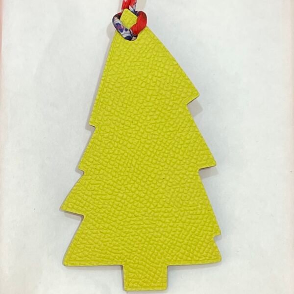 187 Factory Epsom Lime / Togo Rouge Casaque Pine Tree Charm Images