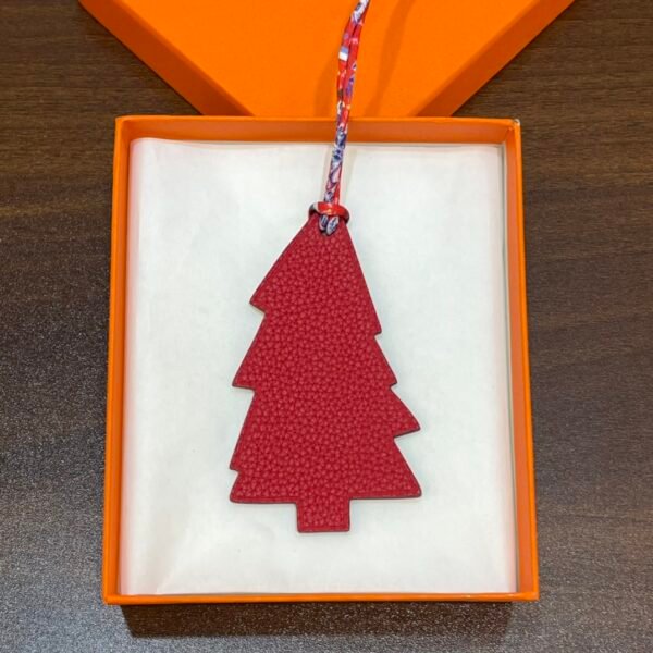 187 Factory Epsom Lime / Togo Rouge Casaque Pine Tree Charm Images