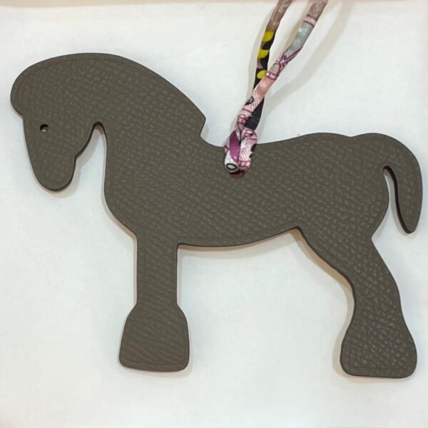 Canada Toronto Rose Eglantine Togo / Epsom Etoupe Military Horse Charm