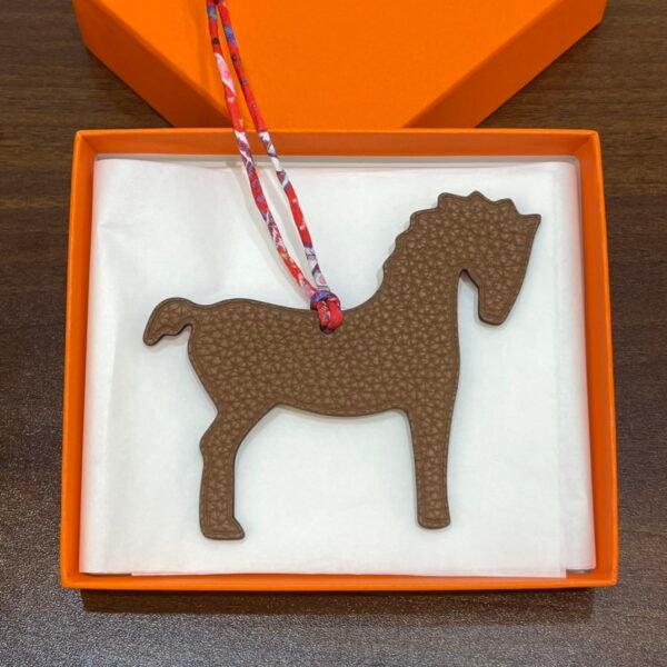 187 Factory Bag Charm Images Gold Togo / Rouge Casaque Epsom Pony Charm