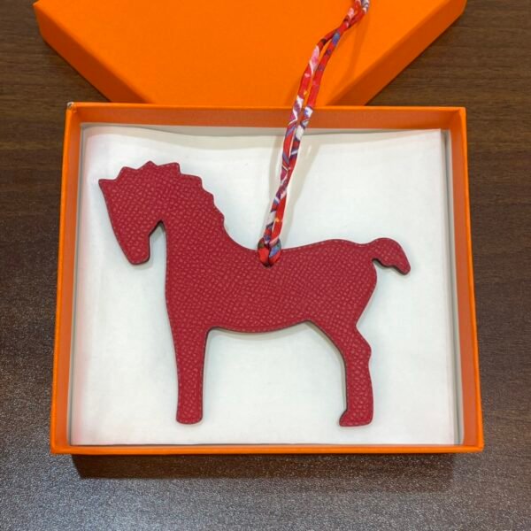 187 Factory Bag Charm Images Gold Togo / Rouge Casaque Epsom Pony Charm