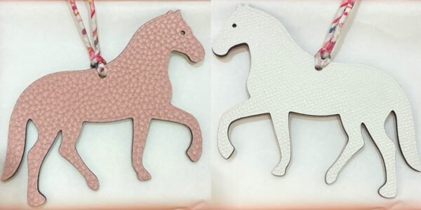 187 Factory Bag Charms Stepping Horse Charm Togo Rose Sakura / Epsom Craie