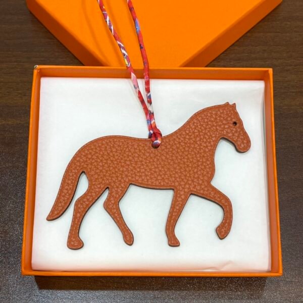 Australia Canberra Stepping Horse Charm Orange Togo / Rouge H Epsom Leather