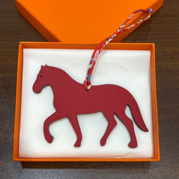 Australia Canberra Stepping Horse Charm Orange Togo / Rouge H Epsom Leather