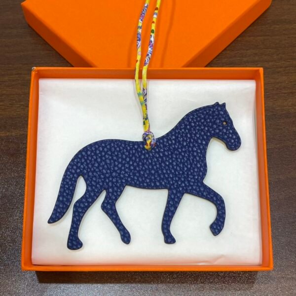 New Arrival 187 Factory Togo Blue Saphir / Epsom Lime Stepping Horse Charm Images