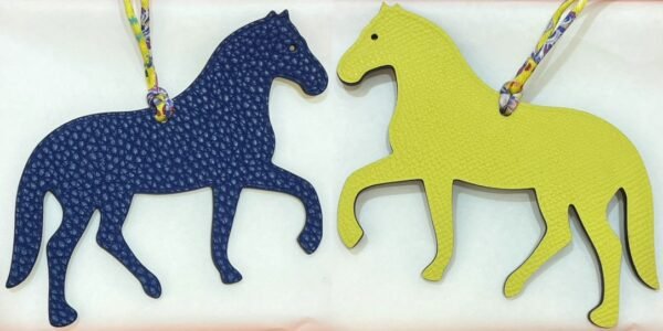 New Arrival 187 Factory Togo Blue Saphir / Epsom Lime Stepping Horse Charm Images