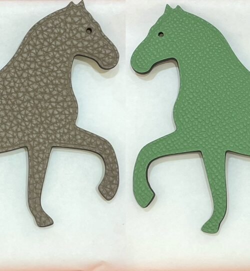 USA Washington Stepping Horse Charm Gris Tourterelle Togo Leather / Vert Criquet Epsom Leather