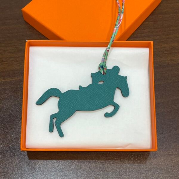 Australia Canberra Knight Horse Charm Epsom Leather Malachite / Togo Leather Orange