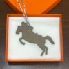 UK London Knight Horse Charm Vert Criquet Epsom Leather /Gris Tourterelle Togo Leather