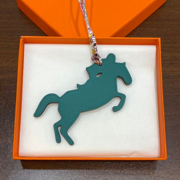 USA Washington Malachite Epsom Leather / Violet Togo Leather Knight Horse Charm